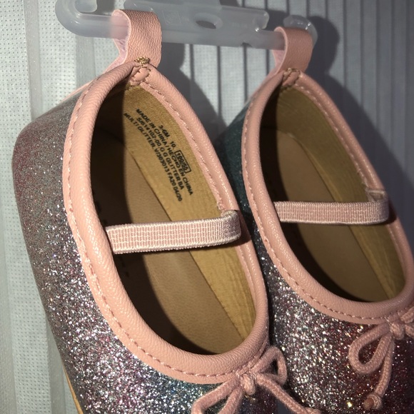 Old Navy baby shoes - Picture 4 of 5